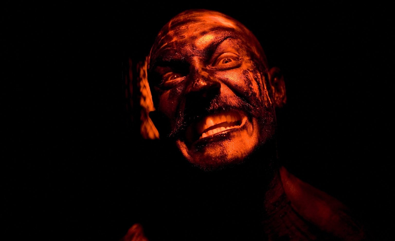 Bronson adlı filmden bir kare.