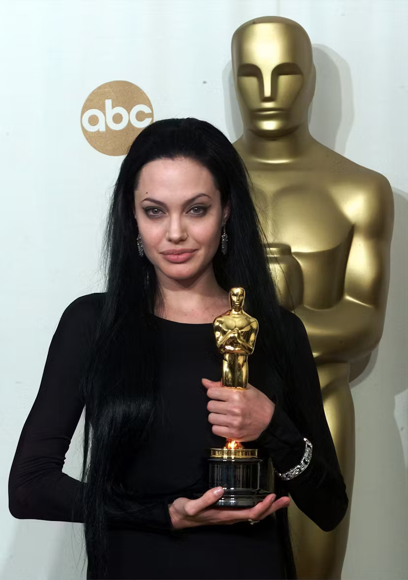 Angelina Jolie: Güç, Yetenek ve Şefkatin Hollywood İkonu