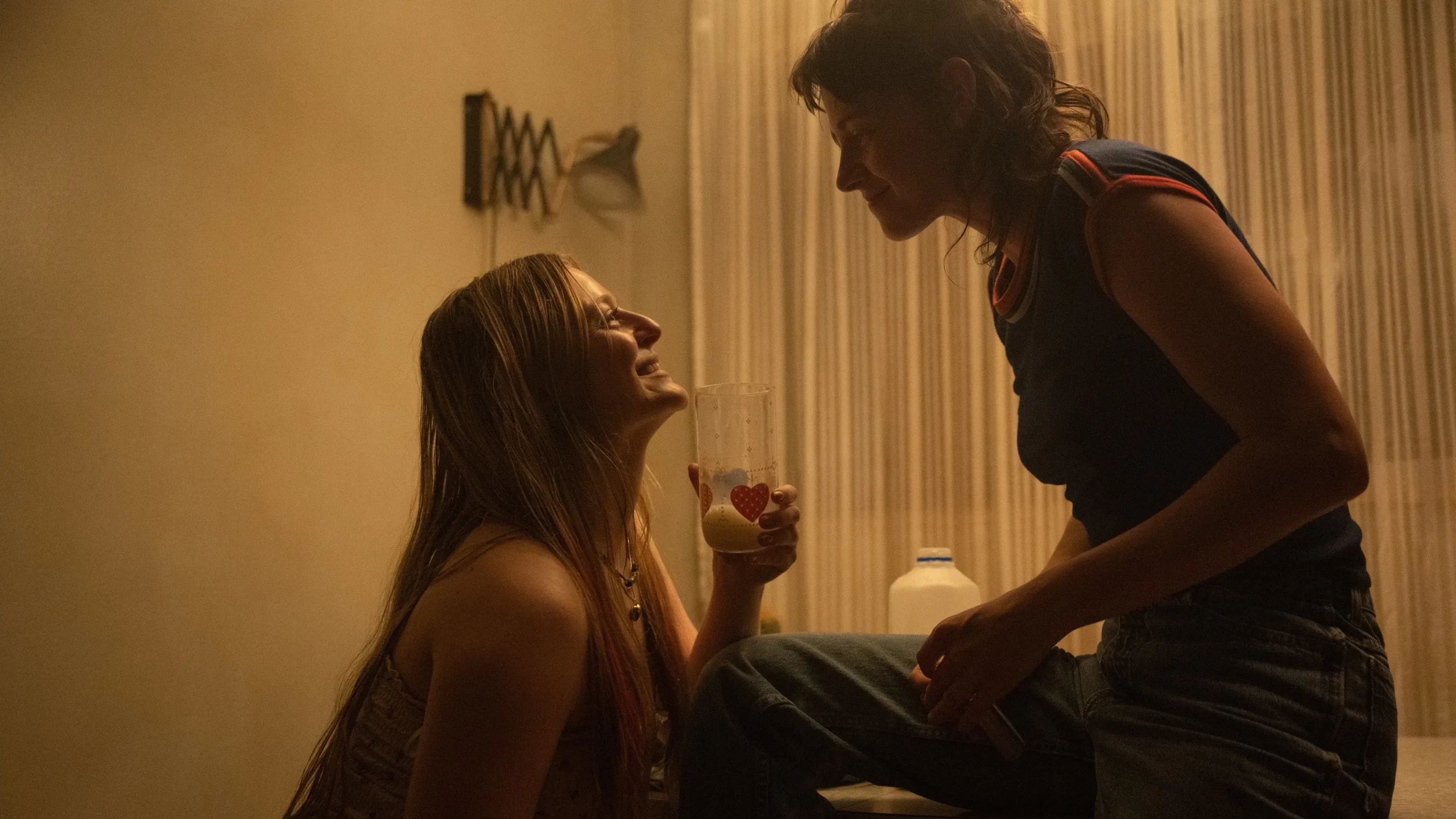 Love Lies Bleeding (2014) 5 Love Lies Bleeding (2014) 2014, Anna Baryshnikov, Dave Franco, Dram, Gerilim, Gizem, Kristen Stewart, Romantik, Rose Glass, Suç, Weronika Tofilska