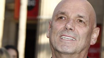 Martin Campbell’den Uyarı Geldi: “Bozma, sadece iyi bir Bond filmi yap”