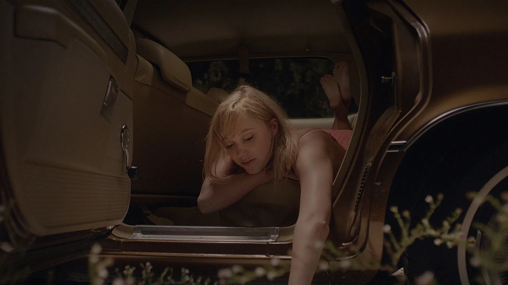 Peşimdeki Şeytan - It Follows (2014) 2014, Bailey Spry, Carolette Phillips, David Robert Mitchell, Gerilim, Gizem, Korku, Loren Bass