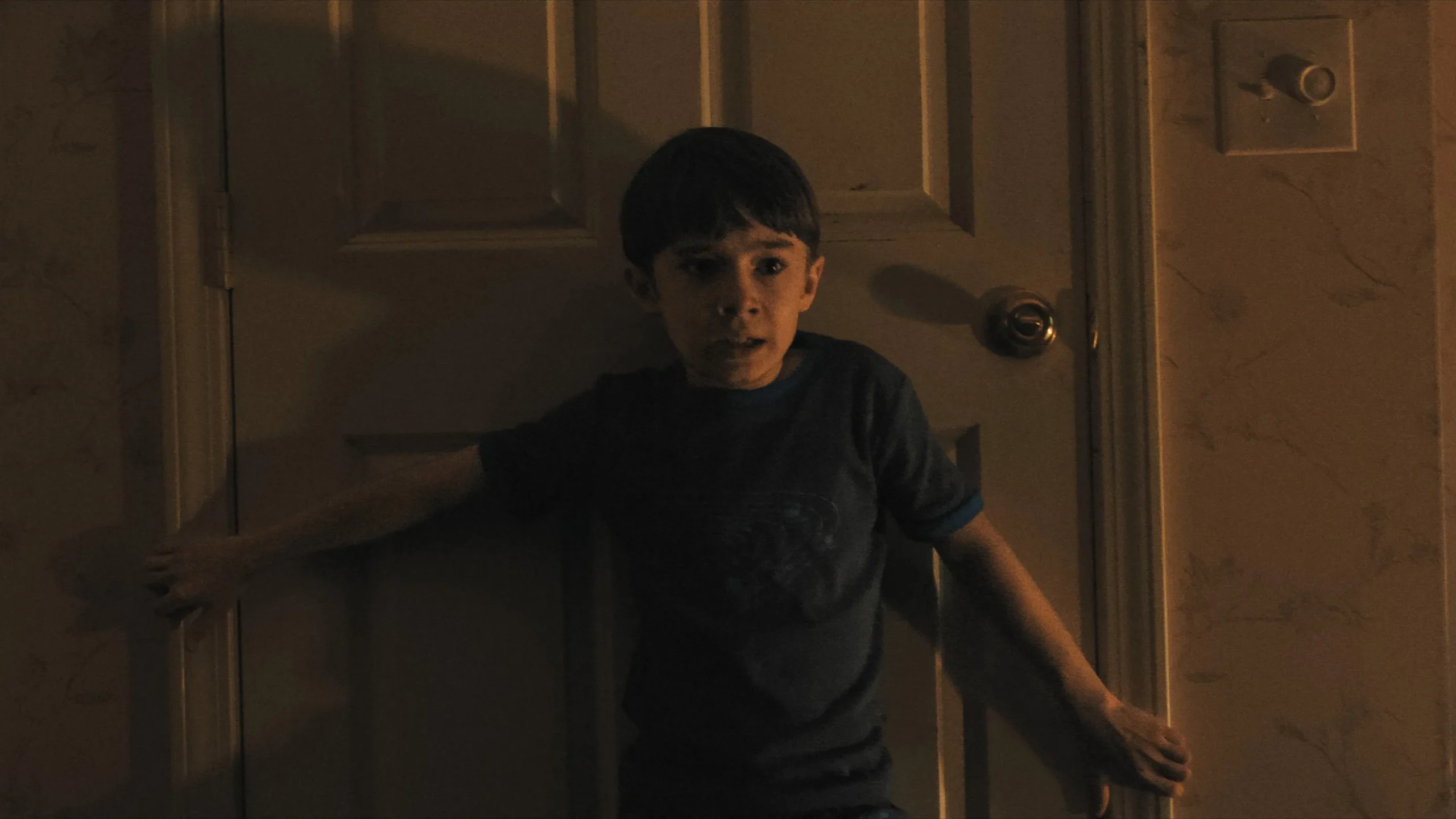 Silahlar - Weapons (2025) 2025, Benedict Wong, Cary Christopher, Gizem, Julia Garner, Korku, Scarlett Sher, Zach Cregger