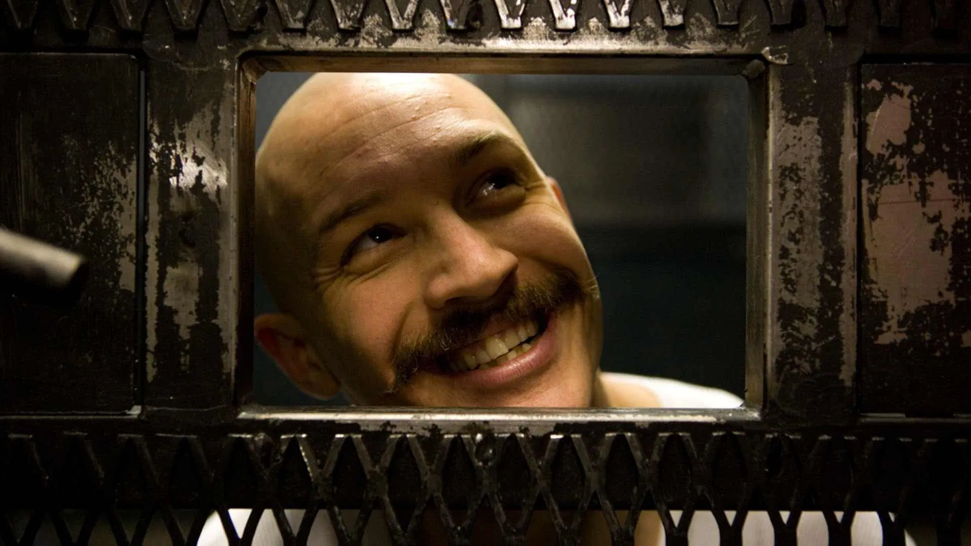 Tom Hardy: Modern Sinemanın Sessiz Gücü ve Karakter Ustası