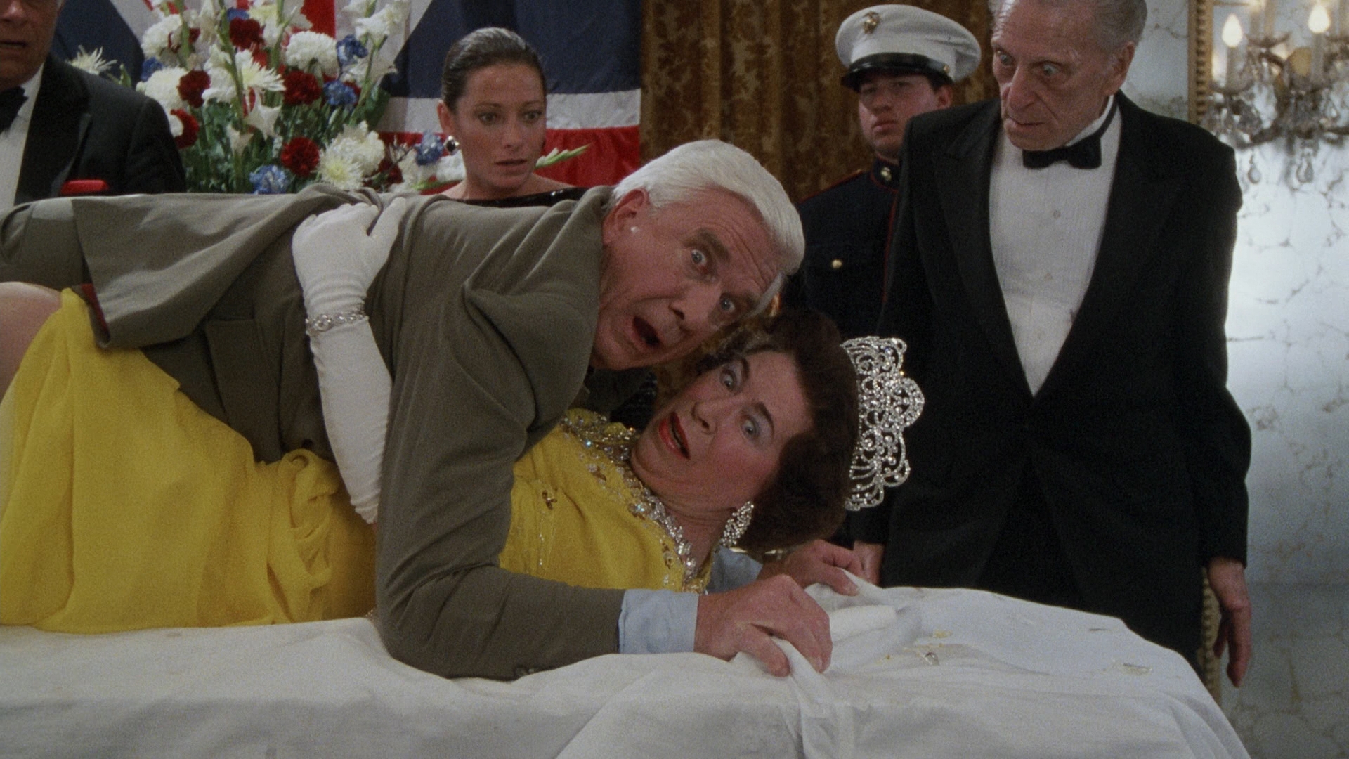 Çıplak Silah - The Naked Gun (1988) 1988, David Zucker, Jerry Zucker, Jim Abrahams, Komedi, Leslie Nielsen, O.J. Simpson, Priscilla Presley, Suç