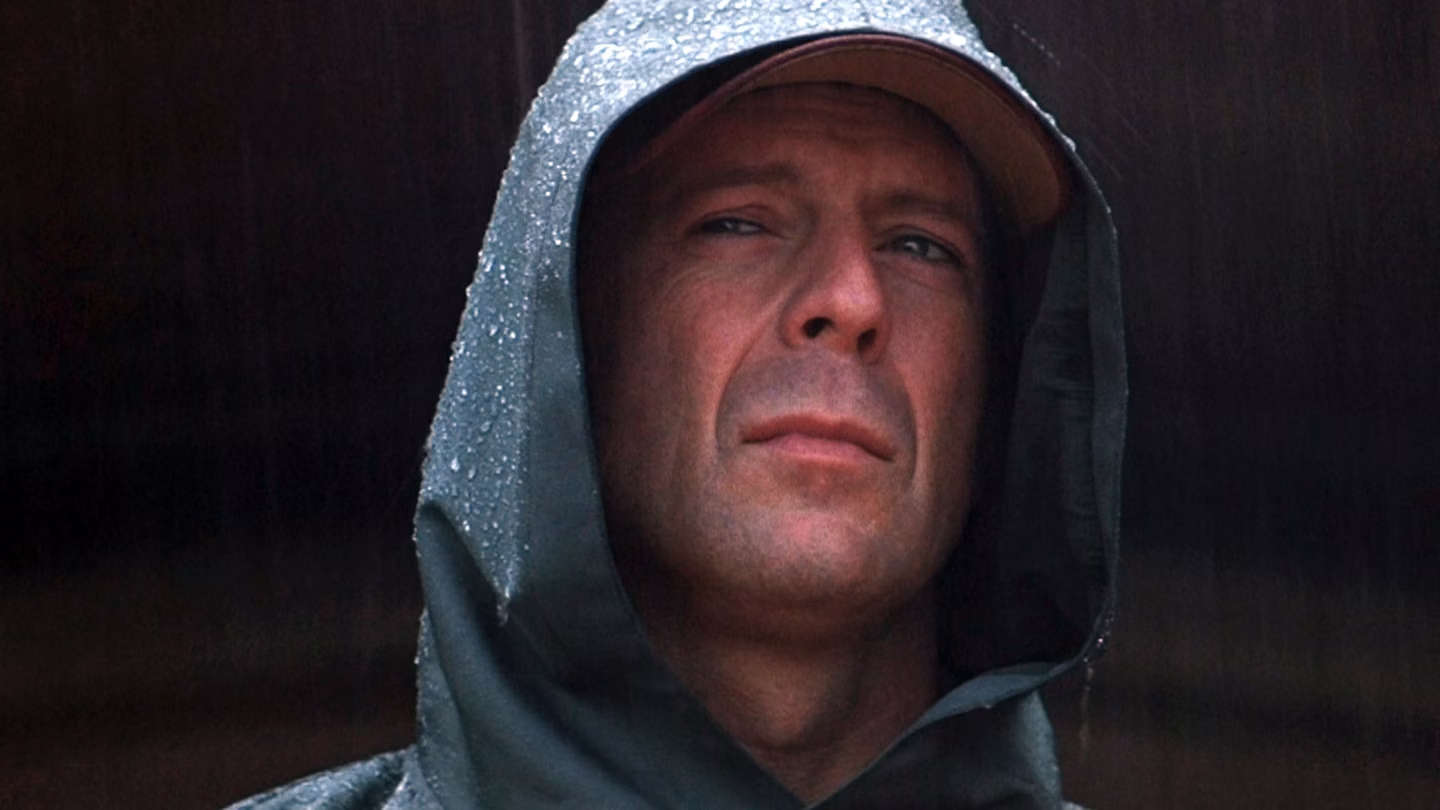 Ölümsüz filminden usta aktör Bruce Willis.