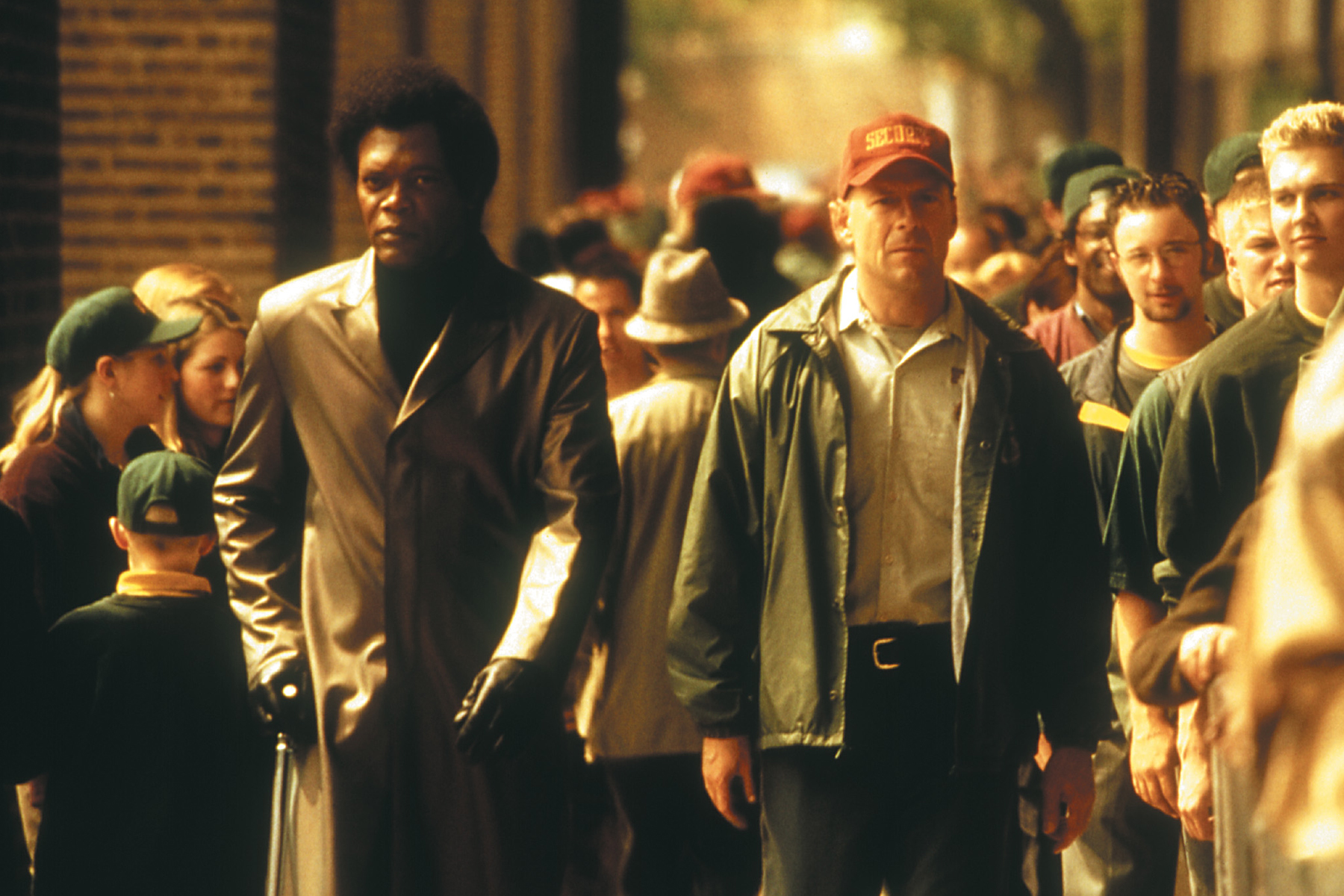 Ölümsüz - Unbreakable (2000) 2000, Bilim Kurgu, Bruce Willis, Dram, Gerilim, Gizem, M. Night Shyamalan, Robin Wright, Samuel L. Jackson
