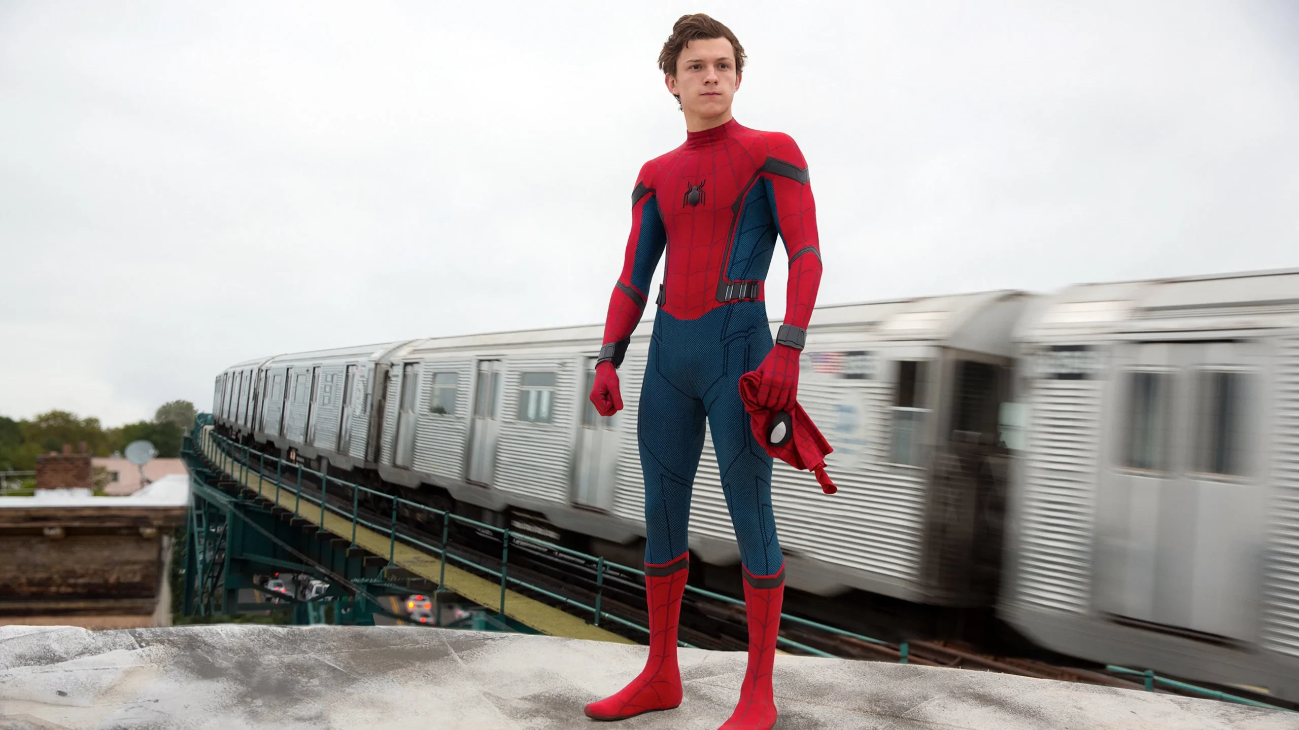 Örümcek Adam: Eve Dönüş - Spider-Man: Homecoming (2017) 2017, Aksiyon, Bilim Kurgu, John Francis Daley, Jon Watts, Jonathan Goldstein, Macera, Marisa Tomei, Michael Keaton, Robert Downey Jr., Tom Holland, Zendaya