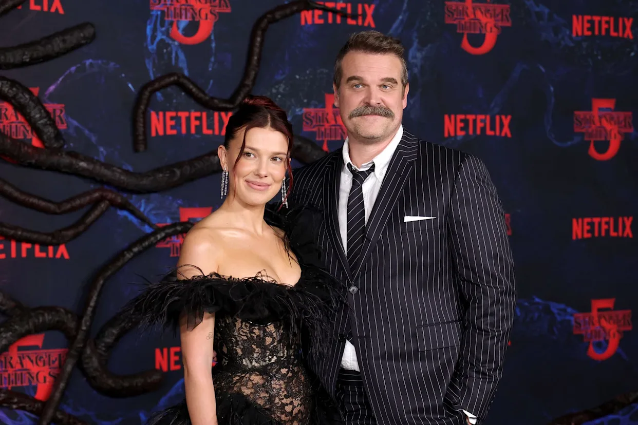 Stranger Things Final Kutlamasında İki Büyük Eksik 7 Stranger Things Final Kutlamasında İki Büyük Eksik David Harbour, Millie Bobby Brown