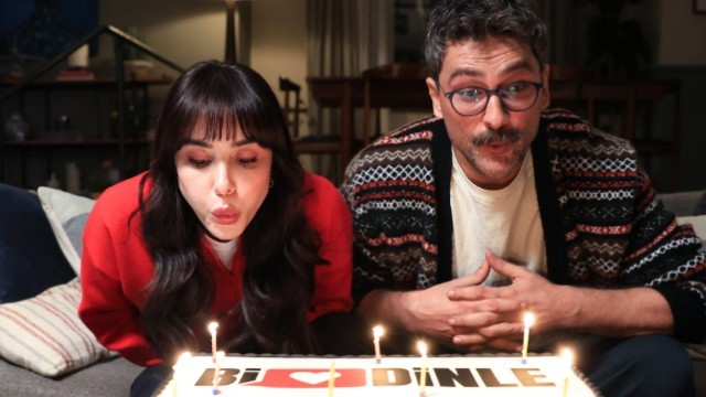 Bi Dinle dizisi sete çıktı.