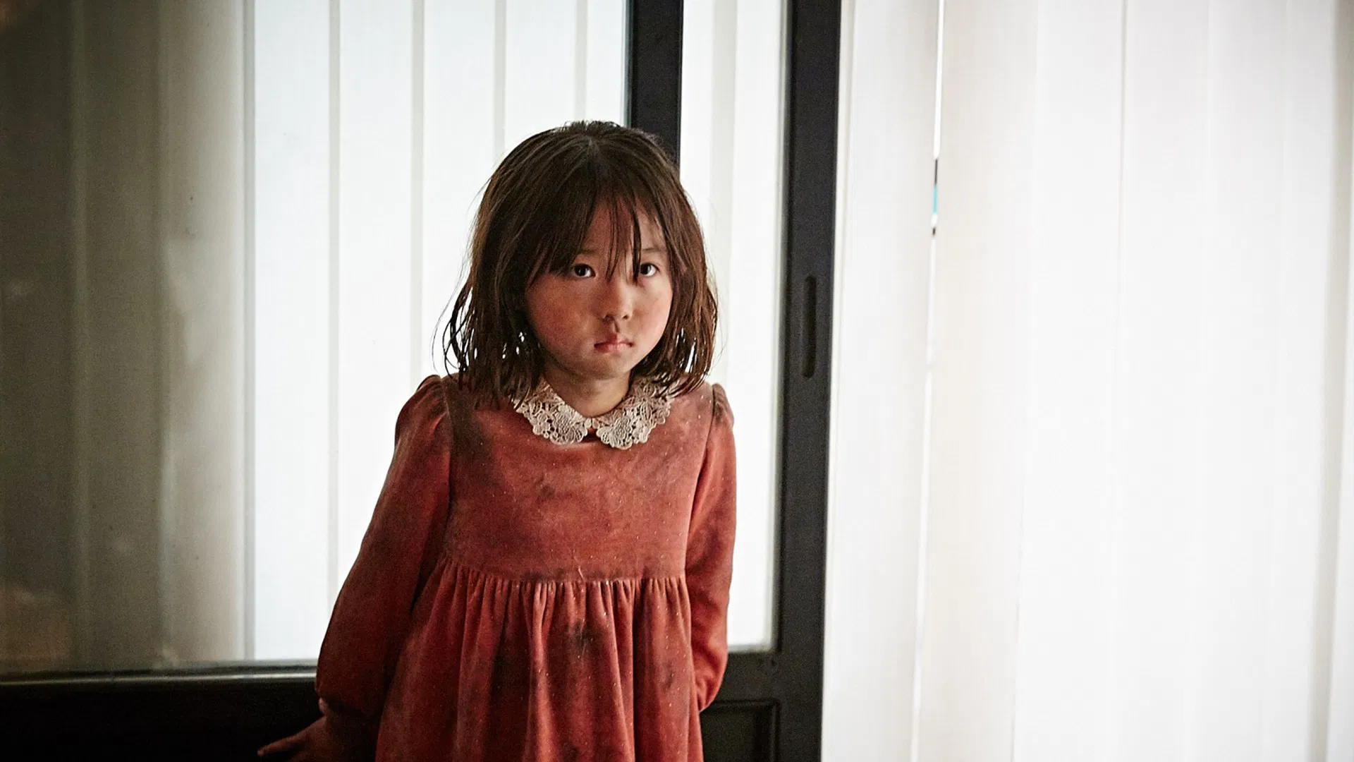 The Mimic (2017) 4 The Mimic filminden bir fotoğraf.