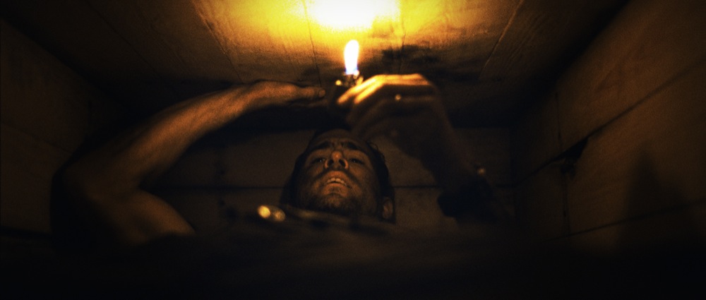 Toprak Altında - Buried (2010) 2 Toprak Altında - Buried (2010) 2010, Chris Sparling, Dram, Gerilim, Gizem, Jose Luis Garcia-Perez, Robert Paterson, Rodrigo Cortes, Ryan Reynolds