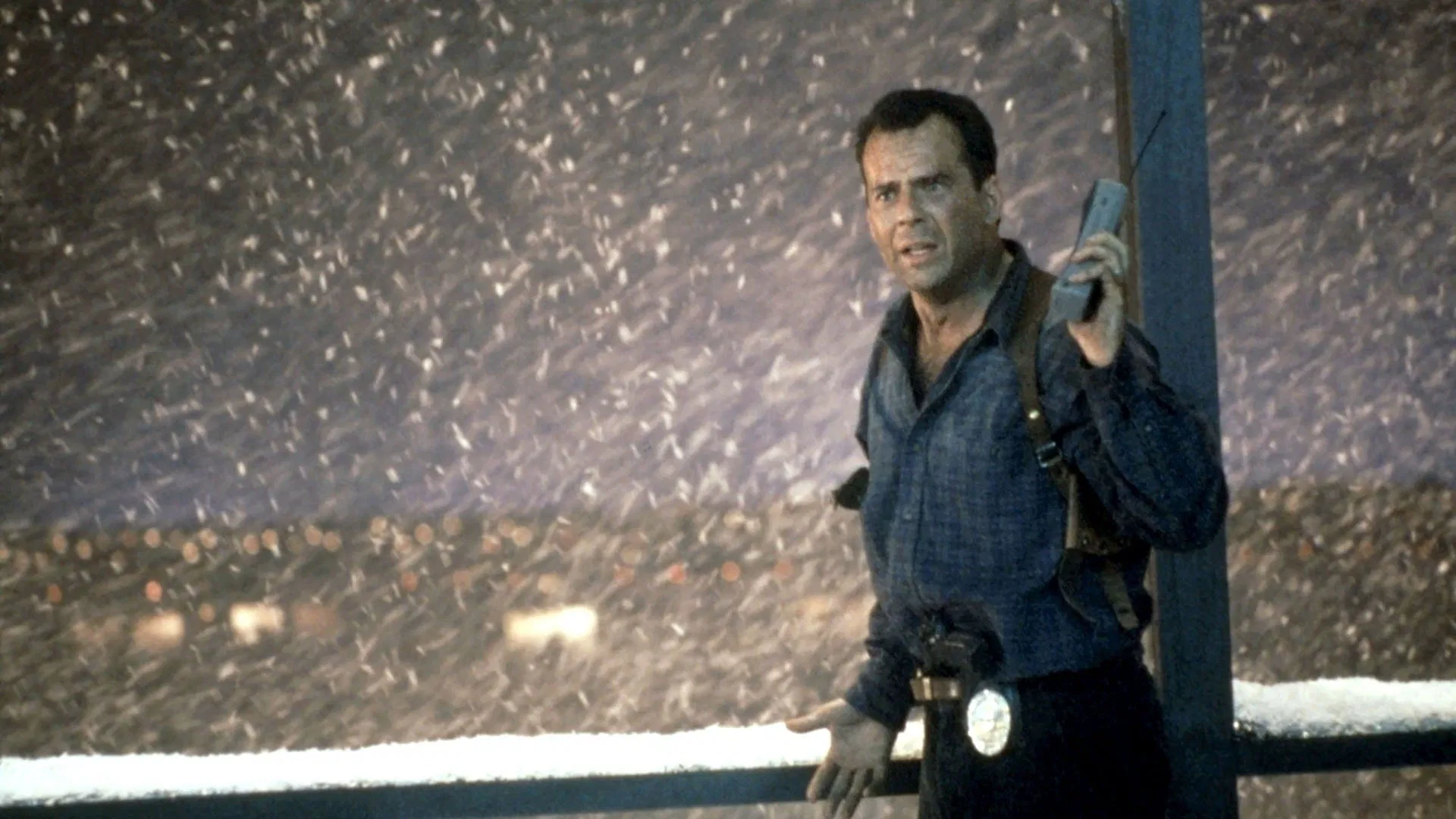 Zor Ölüm 2 - Die Hard 2 (1990) 1990, Aksiyon, Bonnie Bedelia, Bruce Willis, Doug Richardson, Franco Nero, Gerilim, John Amos, Reginald VelJohnson, Renny Harlin, Steven E. de Souza, Walter Wager, William Atherton, William Sadler