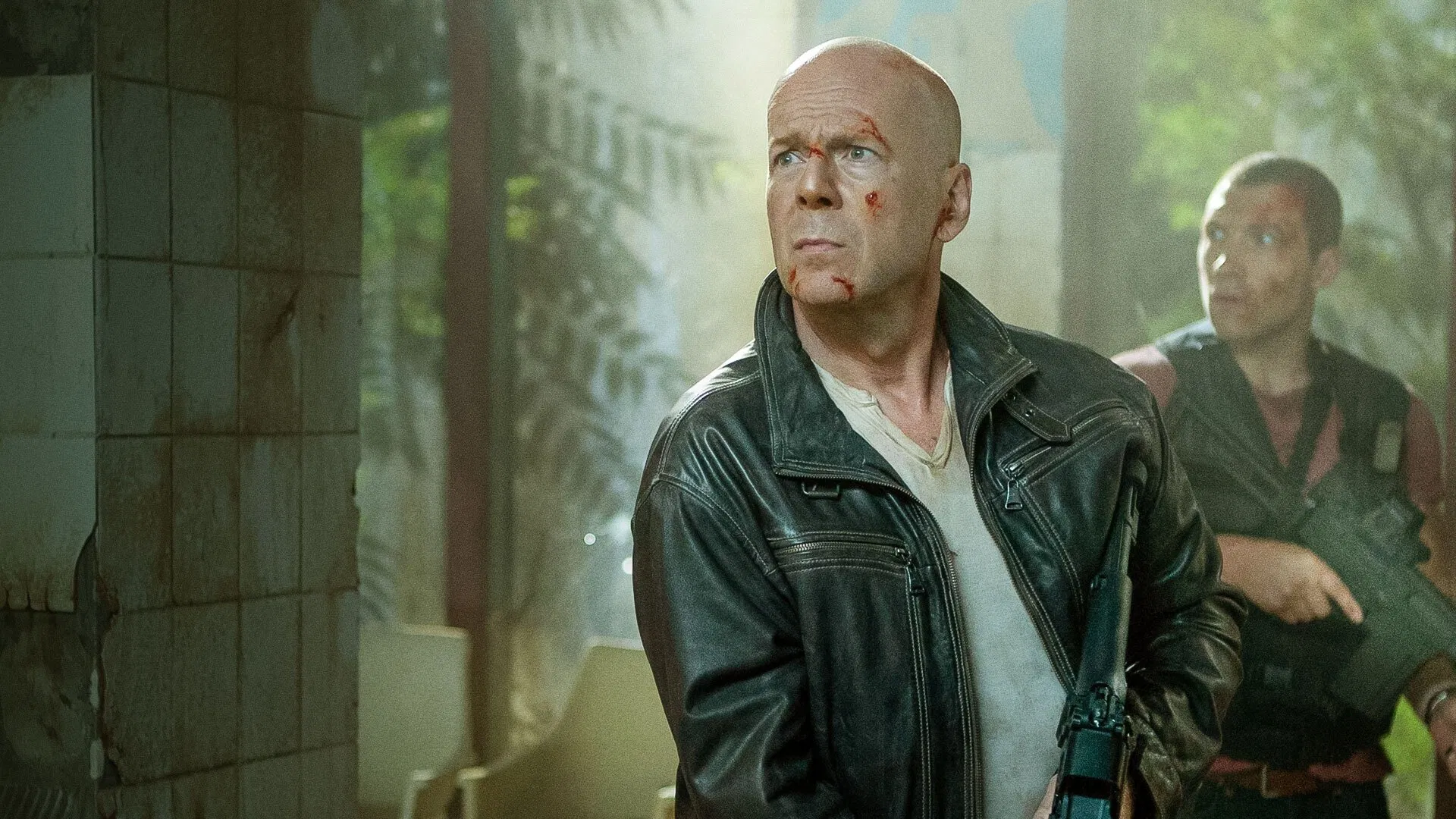 Zor Ölüm 5 - A Good Day to Die Hard (2013) 4 Zor Ölüm 5 - A Good Day to Die Hard (2013) 2013, Aksiyon, Bruce Willis, Cole Hauser, Gerilim, Jai Courtney, John Moore, Mary Elizabeth Winstead, Radivoje Bukvic, Roderick Thorp, Sebastian Koch, Skip Woods, Yulia Snigir