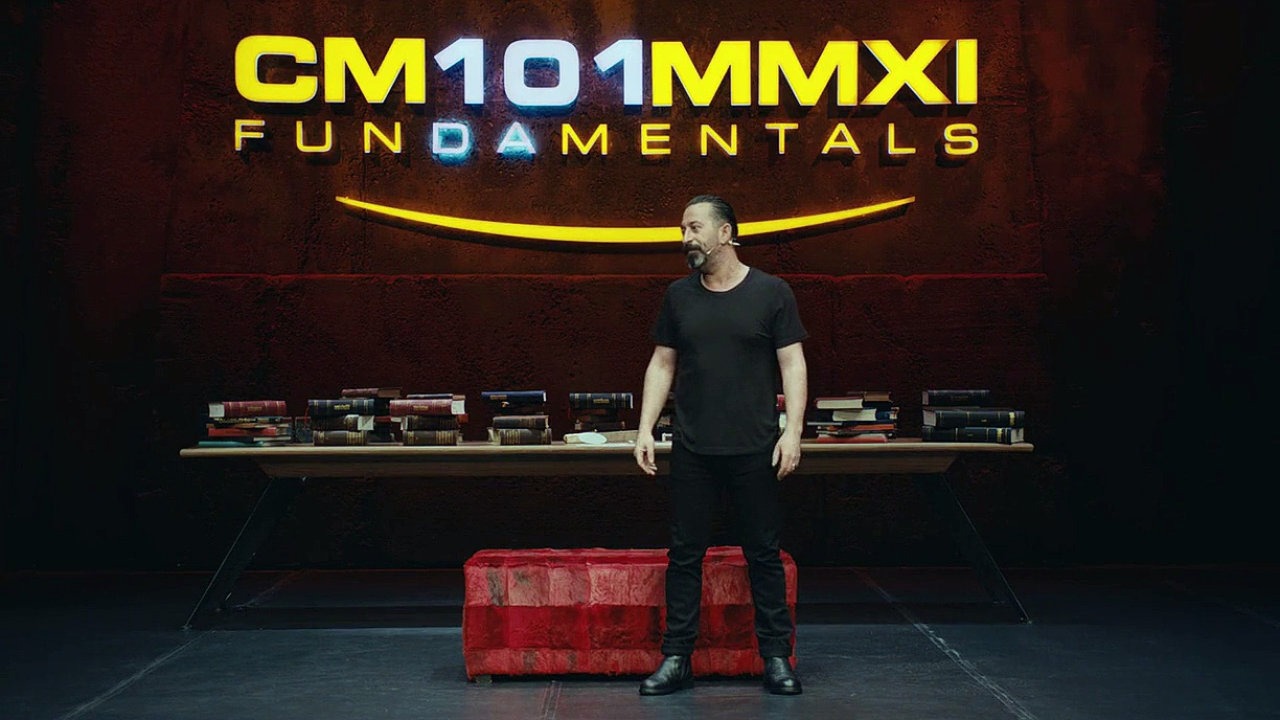 CM101MMXI Fundamentals (2013) 2 CM101MMXI Fundamentals (2013) Stand-up gösterisinden bir fotoğraf.