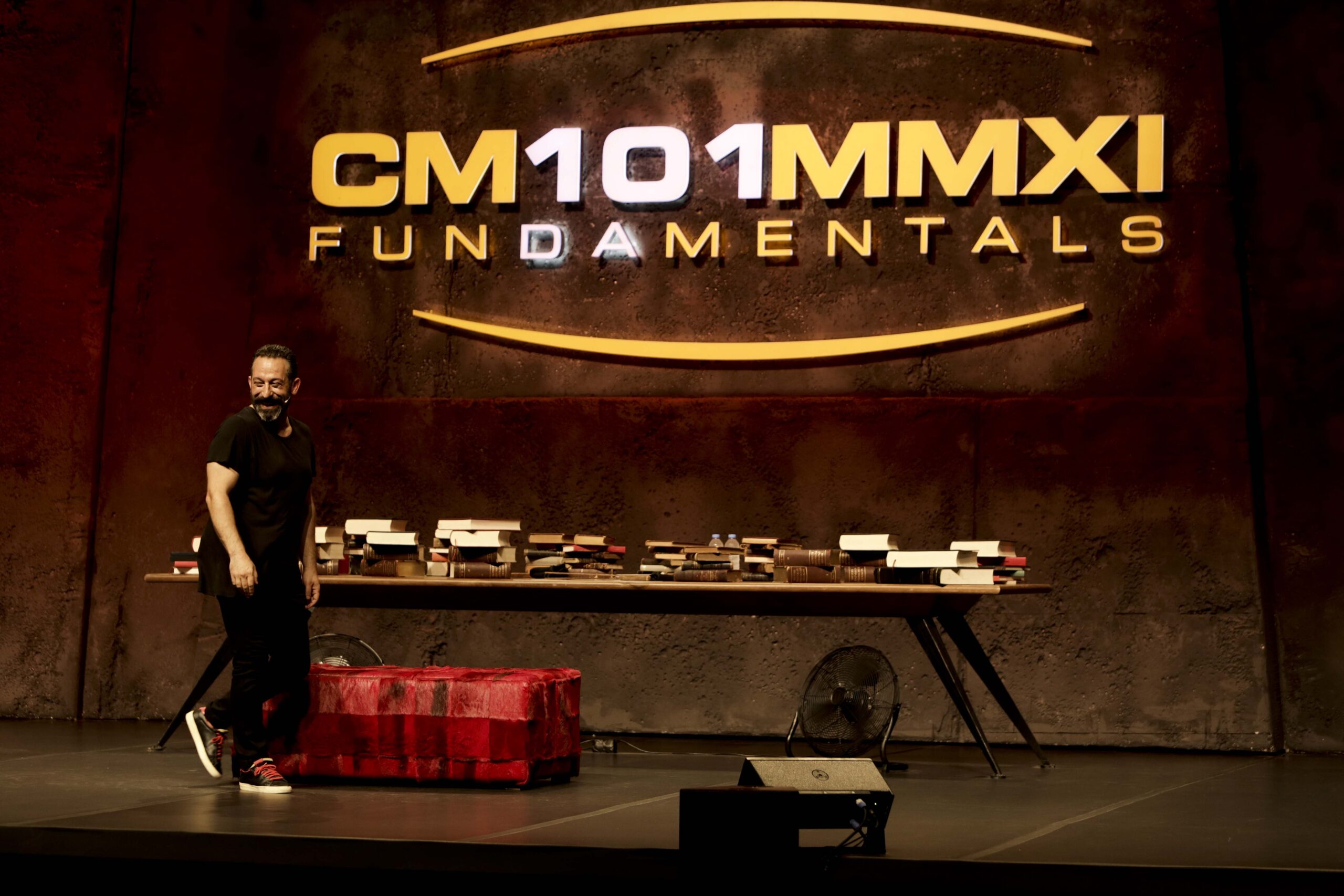 CM101MMXI Fundamentals (2013) 3 CM101MMXI Fundamentals (2013) 2013, Cem Yılmaz, Komedi, Mürat Dündar, Stand-Up