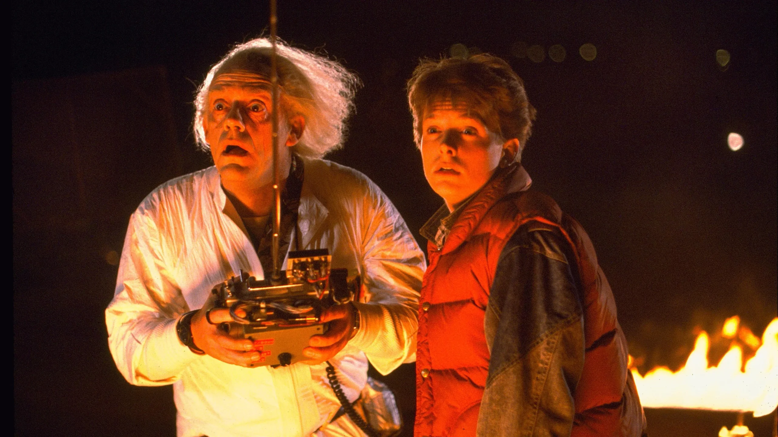 Geleceğe Dönüş - Back to the Future (1985) 1985, Bilim Kurgu, Bob Gale, Christopher Lloyd, Claudia Wells, Crispin Glover, Komedi, Lea Thompson, Macera, Marc McClure, Michael J. Fox, Robert Zemeckis, Tom Wilson, Wendie Jo Sperber