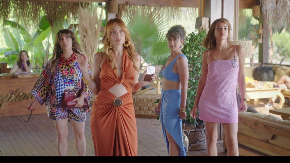 Gelin Takımı 2 (2025) 2 Gelin Takımı 2 (2025) filminden bir fotoğraf.