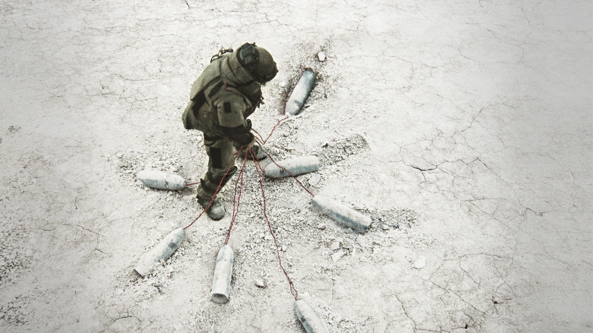 Ölümcül Tuzak - The Hurt Locker (2008) 2 Ölümcül Tuzak - The Hurt Locker (2008) 2008, Anthony Mackie, Brian Geraghty, Christian Camargo, David Morse, Dram, Evangeline Lilly, Gerilim, Guy Pearce, Jeremy Renner, Kathryn Bigelow, Mark Boal, Ralp Fiennes, Savaş, Suhail Dabbach