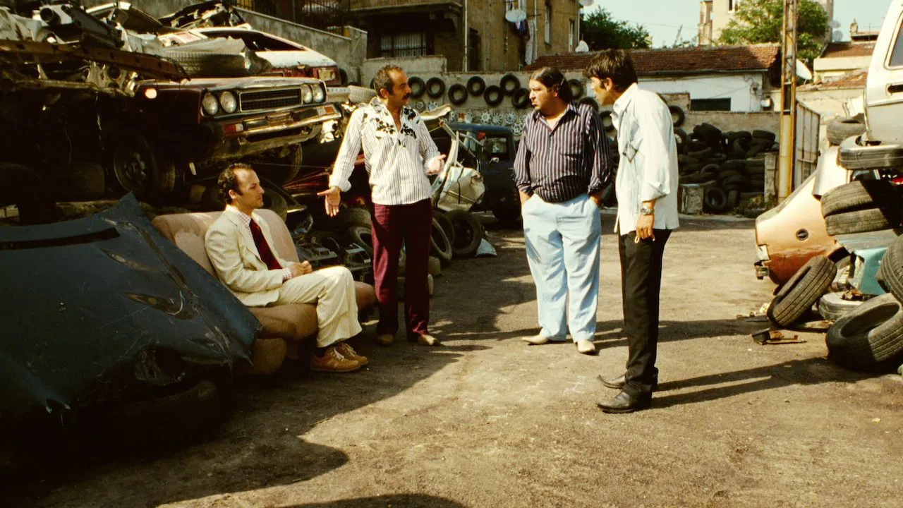 Organize İşler (2005) filminden güzel bir fotoğraf.