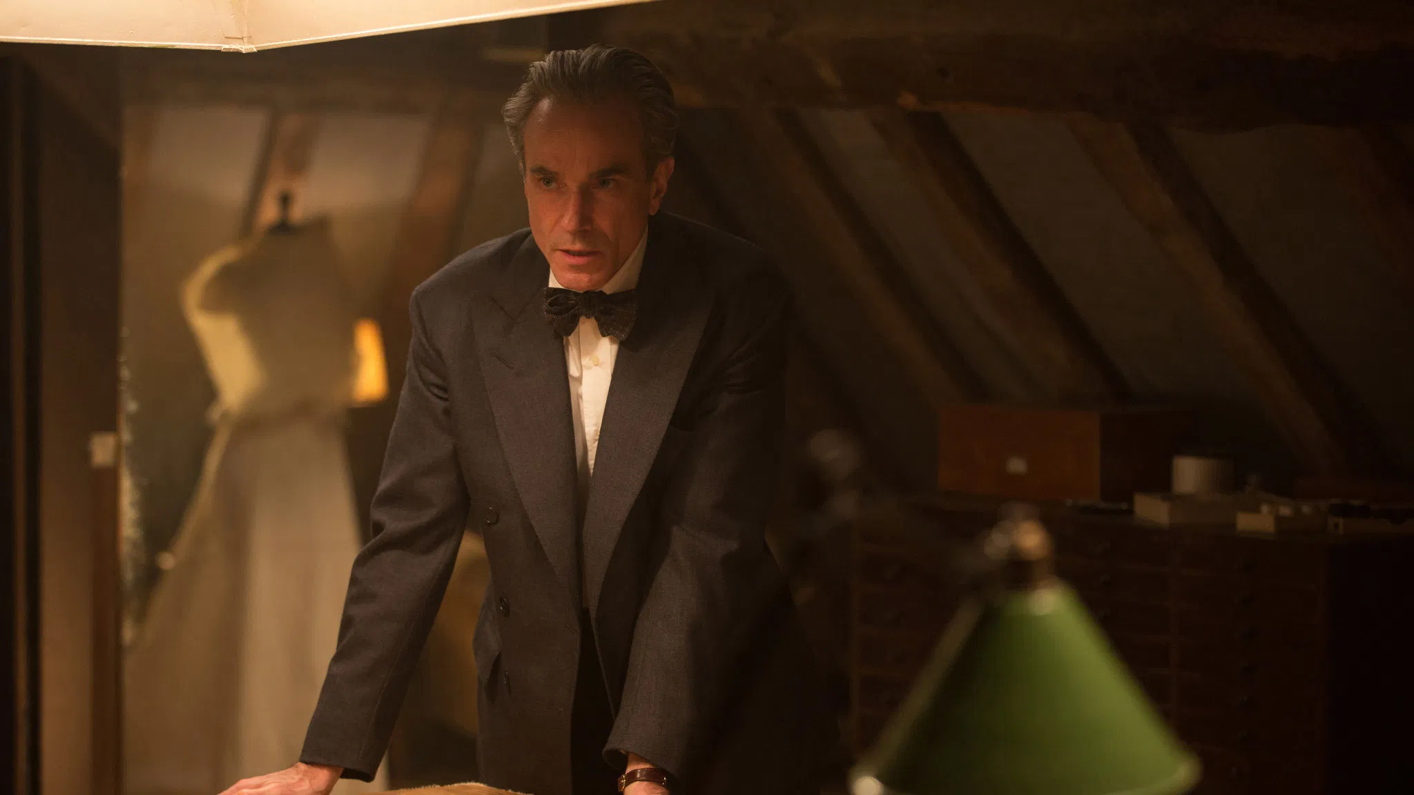 Phantom Thread filminden bir fotoğraf.