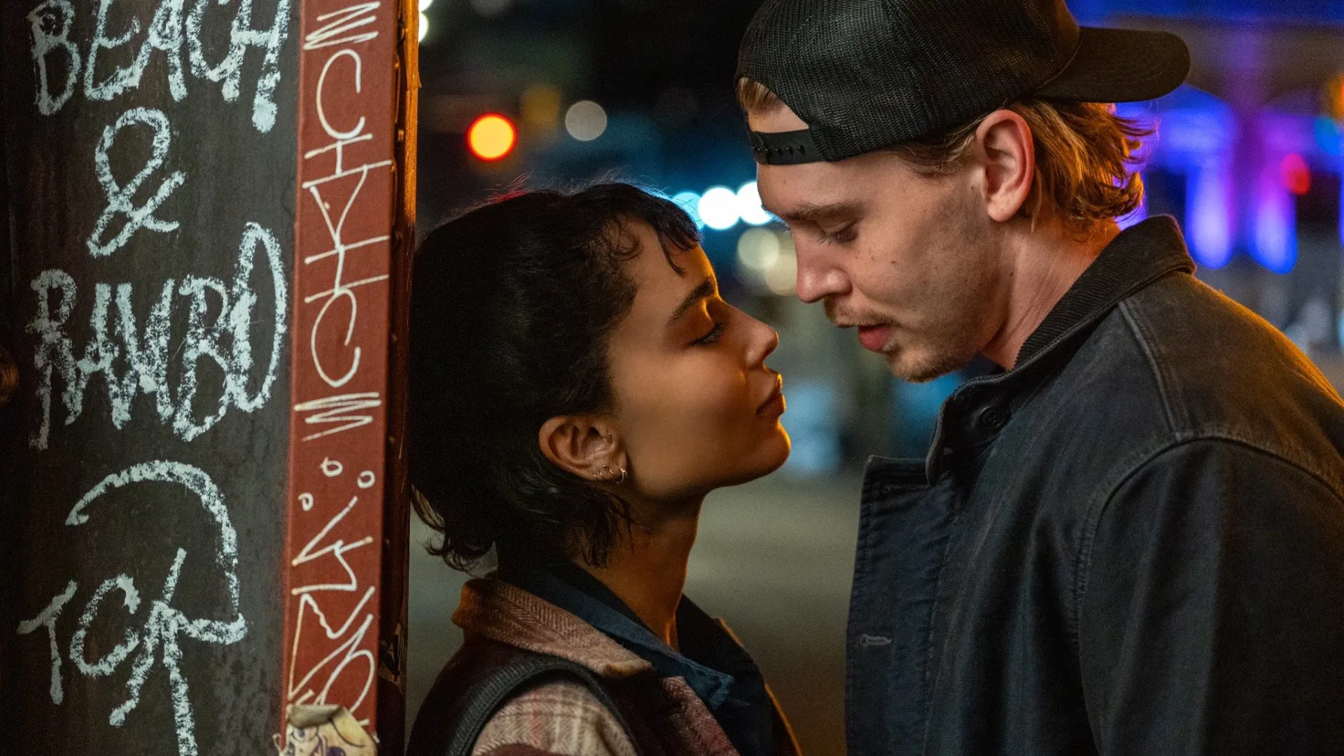 Suçüstü - Caught Stealing (2025) 4 Suçüstü - Caught Stealing (2025) 2025, Aksiyon, Austin Butler, Charlie Huston, Darren Aronofsky, Dram, Gerilim, Komedi, Regina King, Suç, Zoe Kravitz