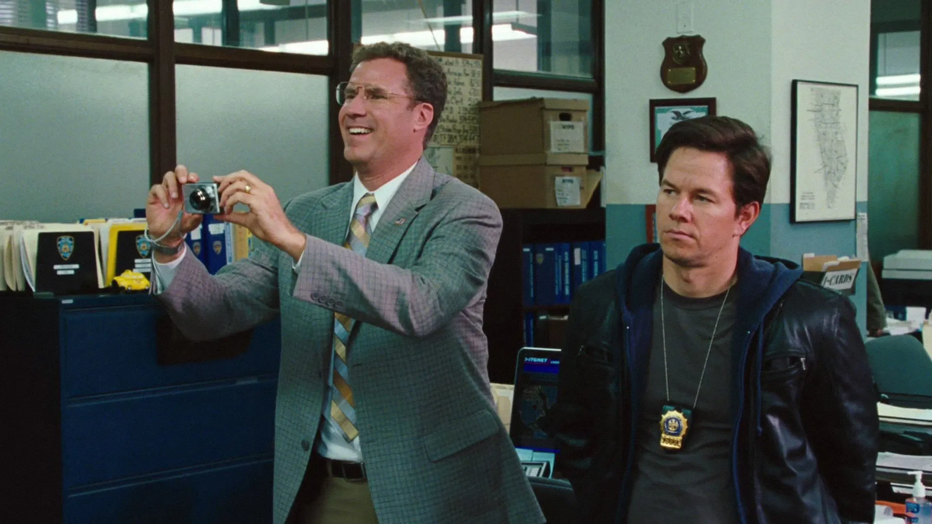 Yedek Polisler - The Other Guys (2010) 3 Yedek Polisler - The Other Guys (2010) 2010, Adam McKay, Aksiyon, Chris Henchy, Derek Jeter, Dwayne Johnson, Eva Mendes, Gerilim, Jalil Jay Lynch, Komedi, Larnell Stovall, Mark Wahlberg, Michael Keaton, Ray Stevenson, Samuel L. Jackson, Sara Chase, Suç, Will Ferrell
