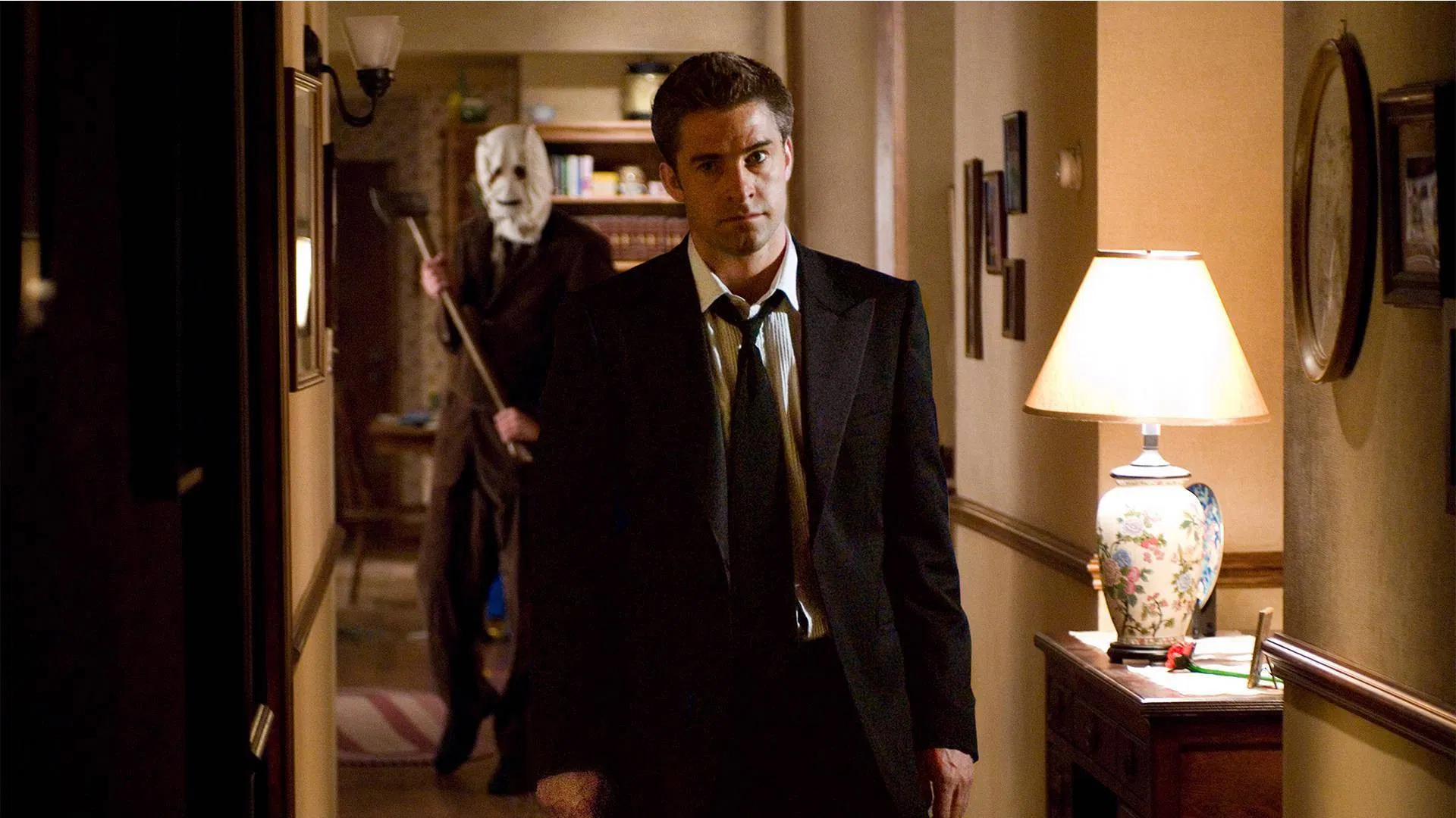 Ziyaretçiler - The Strangers (2008) 2008, Alex Fisher, Bryan Bertino, Gemma Ward, Gerilim, Gizem, Kip Weeks, Korku, Laura Margolis, Liv Tyler, Peter Clayton-Luce, Scott Speedman