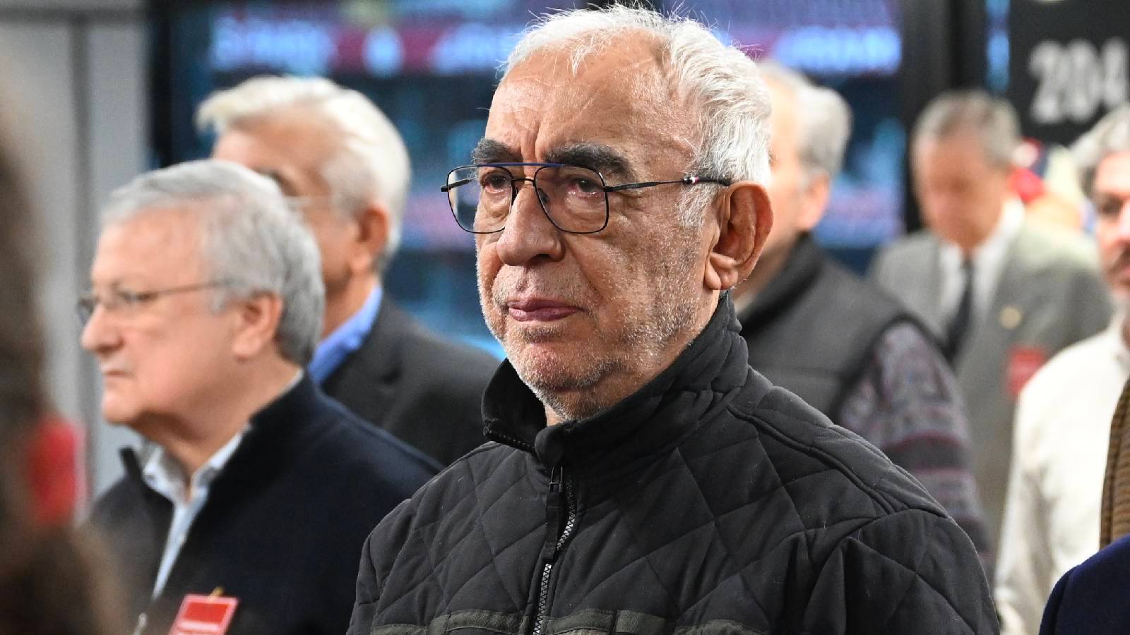 Şener Şen Kimdir? 2 Şener Şen Kimdir? Şener Şen
