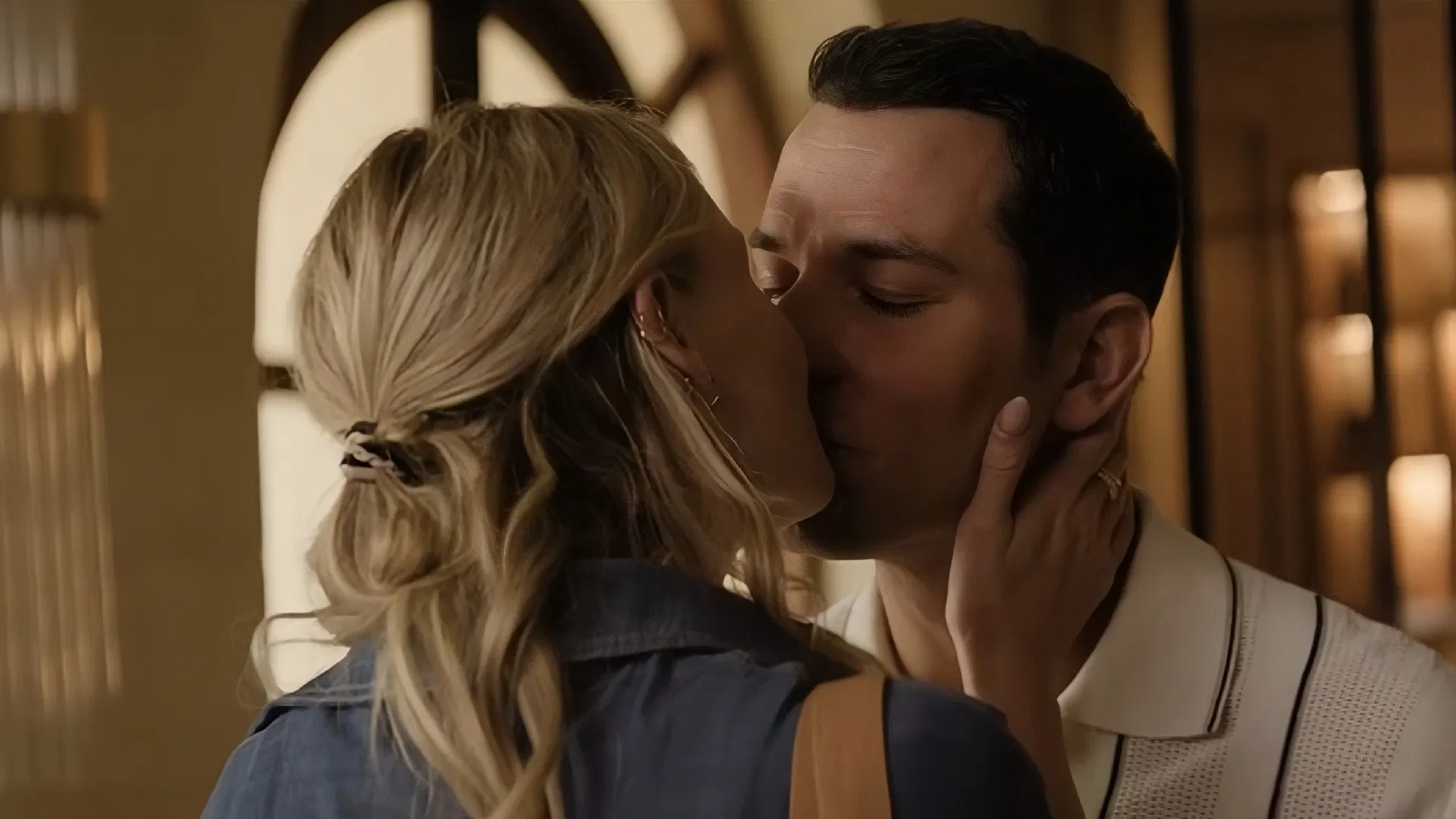 F Valentine's Day (2026) 2026, Dram, Marisa Tomei, Mark Gantt, Romantik, Sabrina Bartlett, Skylar Astin, Steve Bencich, Virginia Gardner