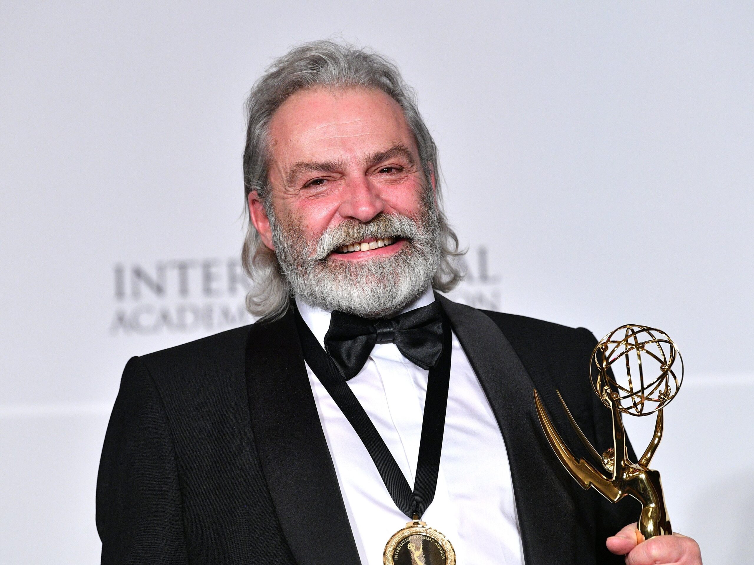 Haluk Bilginer Kimdir? 4 Usta aktör Haluk Bilginer'in biyografisi, başarıları ve doğum tarihi içeriğimizde paylaşıldı.