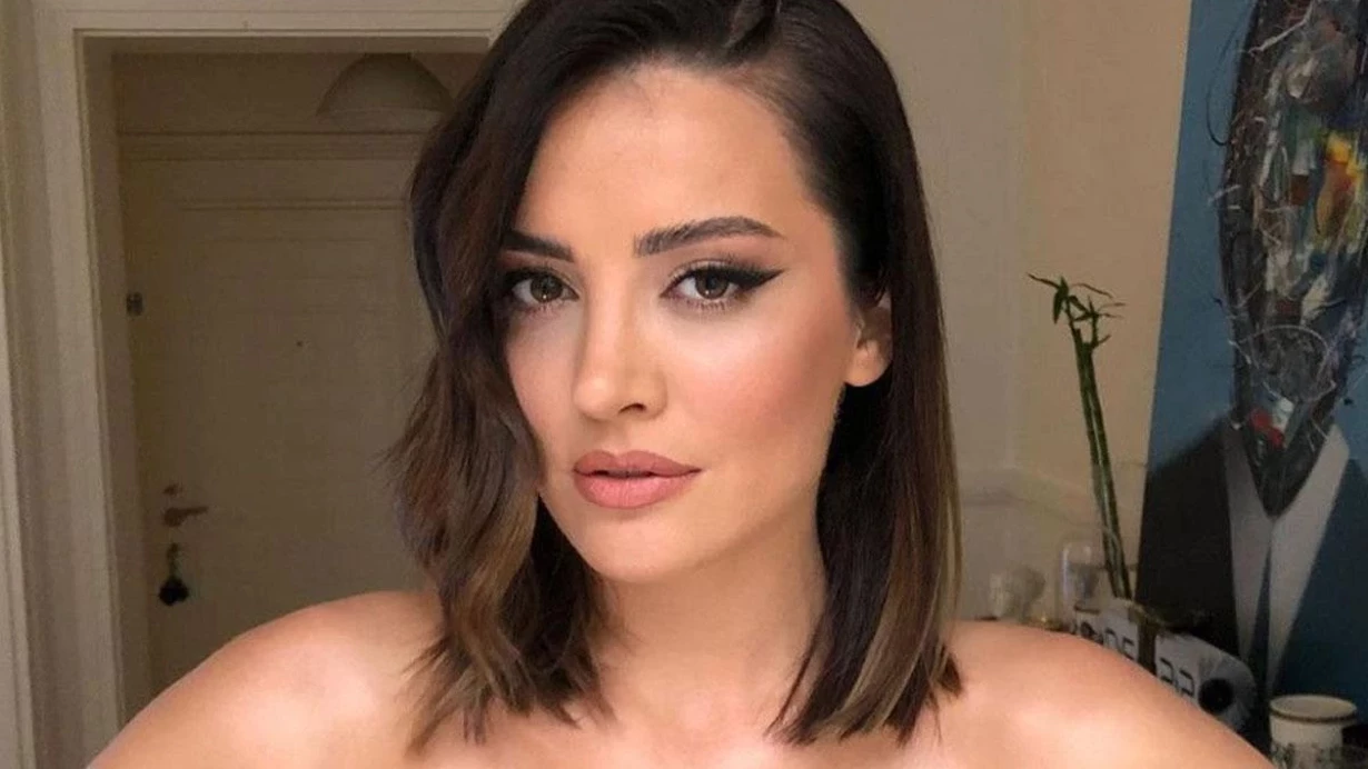 İrem Sak Kimdir? 3 İrem Sak Kimdir? İrem Sak