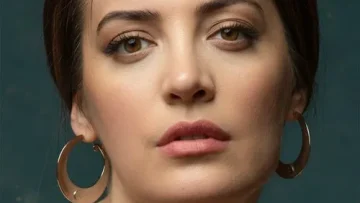 İrem Sak Kimdir?