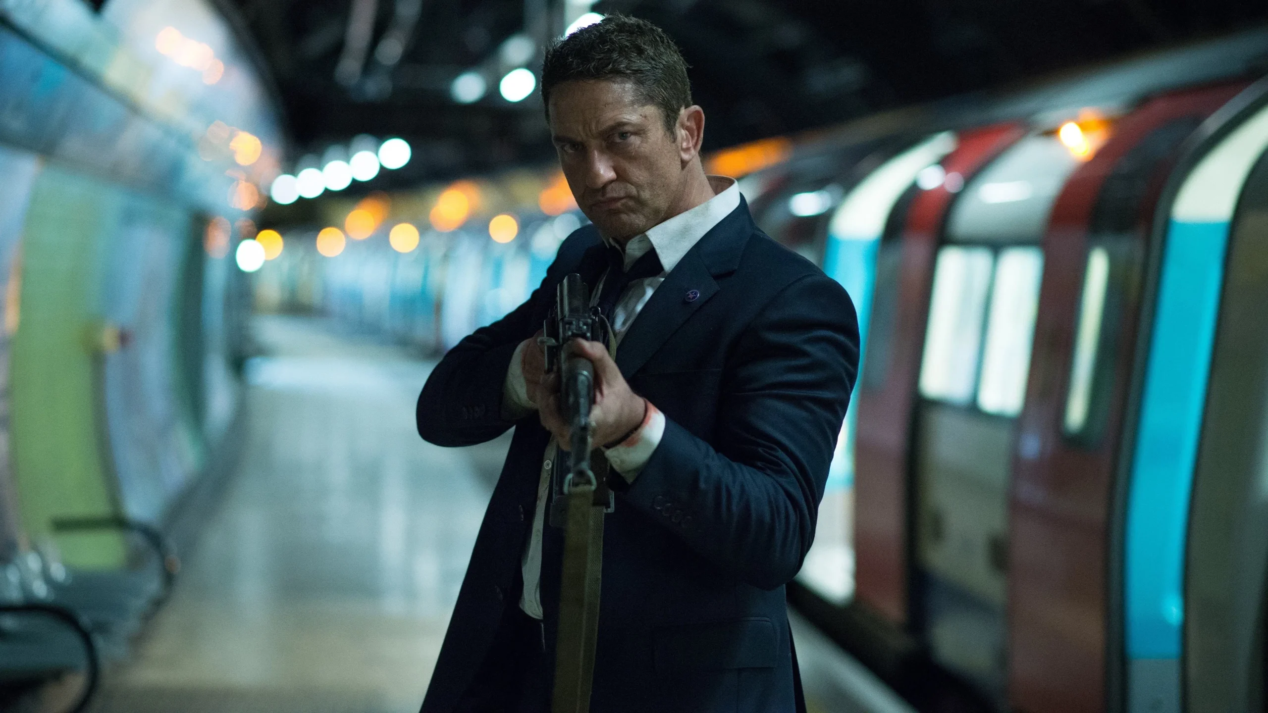 Kod Adı: Londra - London Has Fallen (2016) 2016, Aaron Eckhart, Adel Bencherif, Aksiyon, Alon Aboutboul, Babak Najafi, Christian Gudegast, Creighton Rothenberger, Gerard Butler, Gerilim, Katrin Benedikt, Morgan Freeman, Waleed Zuaiter
