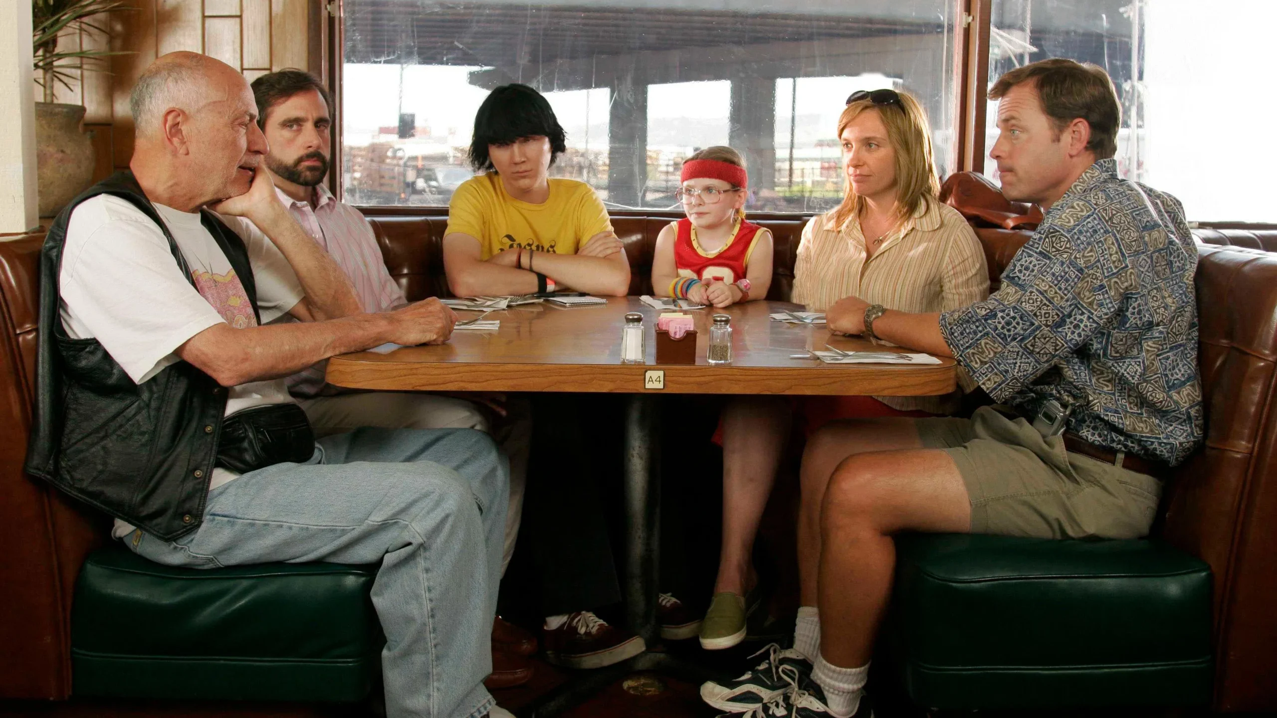 Küçük Gün Işığım - Little Miss Sunshine (2006) 2006, Abigail Breslin, Alan Arkin, Brenda Canela, Chuck Loring, Dram, Greg Kinnear, Jill Talley, Jonathan Dayton, Julio Oscar Mechoso, Justin Shilton, Komedi, Marc Turtletaub, Michael Arndt, Paul Dano, Steve Carell, Toni Collette, Valerie Faris