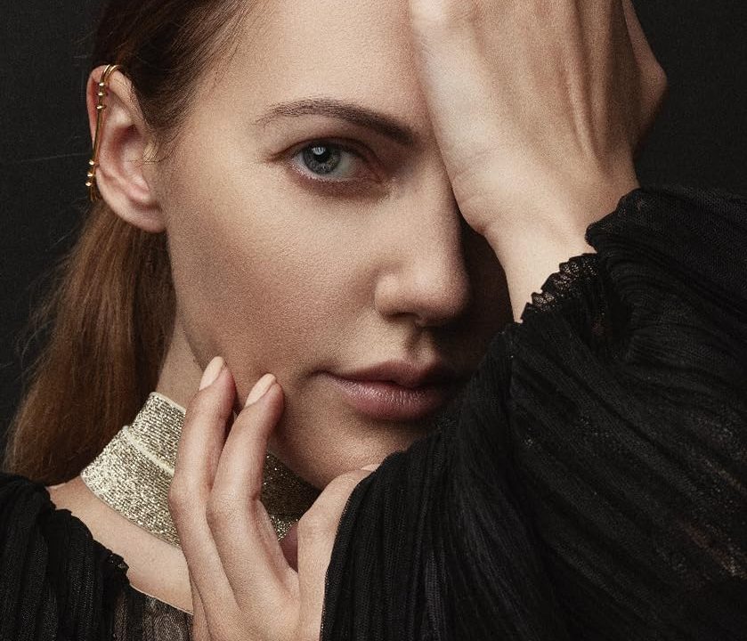 Meryem Uzerli Kimdir? 1 Meryem Uzerli Kimdir? Meryem Uzerli