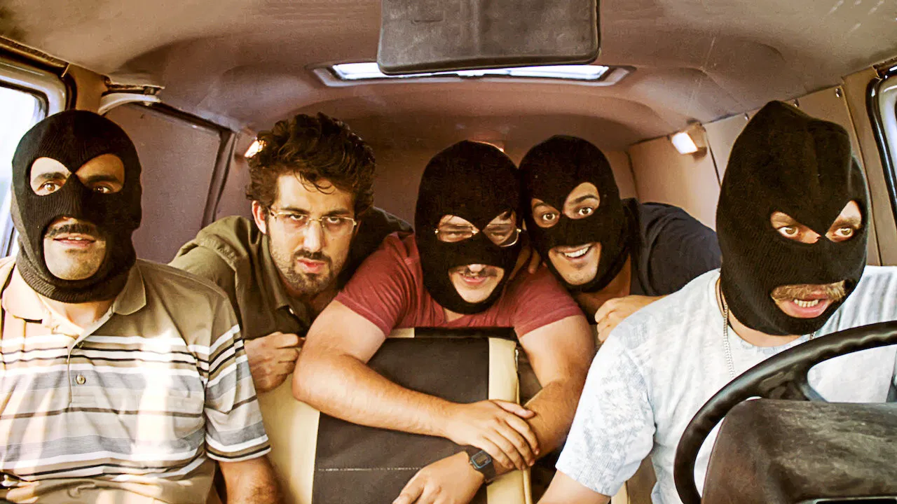 Ölümlü Dünya (2018) 2018, Ahmet Mümtaz Taylan, Aksiyon, Ali Atay, Ali Demirel, Alper Kul, Aziz Kedi, Doğu Demirkol, Feyyaz Yiğit, İrem Sak, Komedi, Sarp Apak, Suç