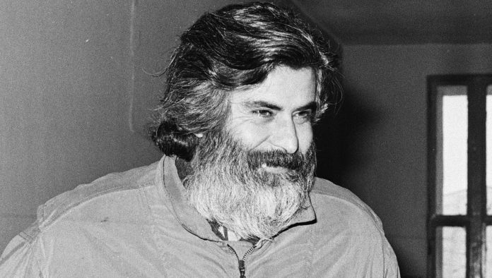 Tarık Akan Kimdir? Tarık Akan
