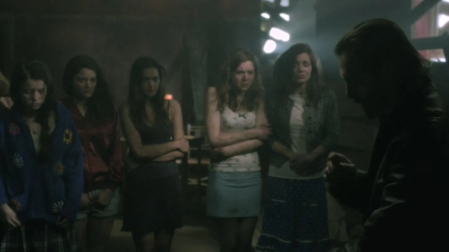 Terbiye Evi - The Seasoning House (2012) 2012, Adrian Rigelsford, Anna Walton, Conal Palmer, Dram, Gerilim, Kevin Howarth, Korku, Paul Hyett, Rosie Day, Sean Pertwee