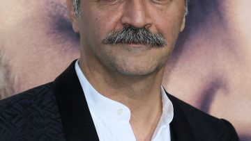 Yılmaz Erdoğan Kimdir?