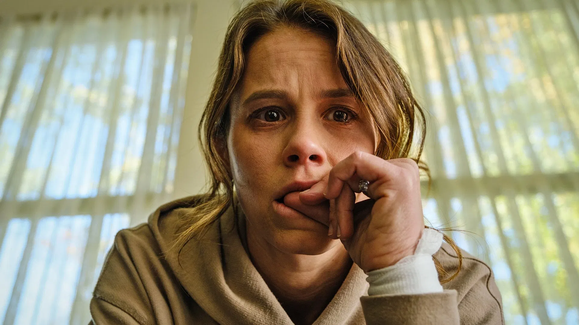 Gülümse - Smile (2022) 2022, Caitlin Stasey, Gerilim, Gillian Zinser, Gizem, Jessie T. Usher, Kal Penn, Korku, Kyle Gallner, Parker Finn, Rob Morgan, Robin Weigert, Sosie Bacon