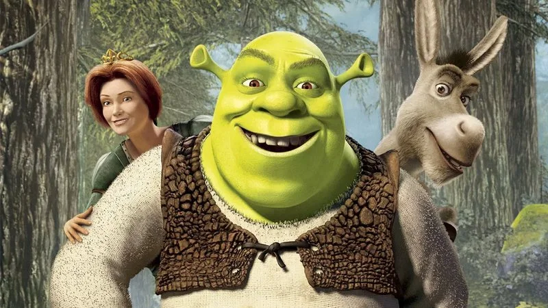 İftardan sonra ailece izleyebileceğiniz çok güzel 10 komedi film iiçeriğimizde sizler için liste haline getirildi ve fragmanları yer alıyor.
