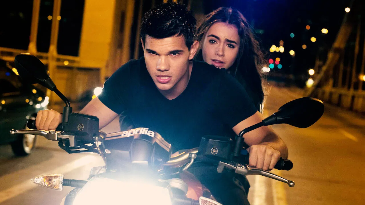 Kaçış - Abduction (2011) 2011, Aksiyon, Alfred Molina, Dram, Gerilim, Gizem, Jake Andolina, John Singleton, Ken Arnold, Lilly Collins, Maria Bello, Shawn Christensen, Taylor Lautner