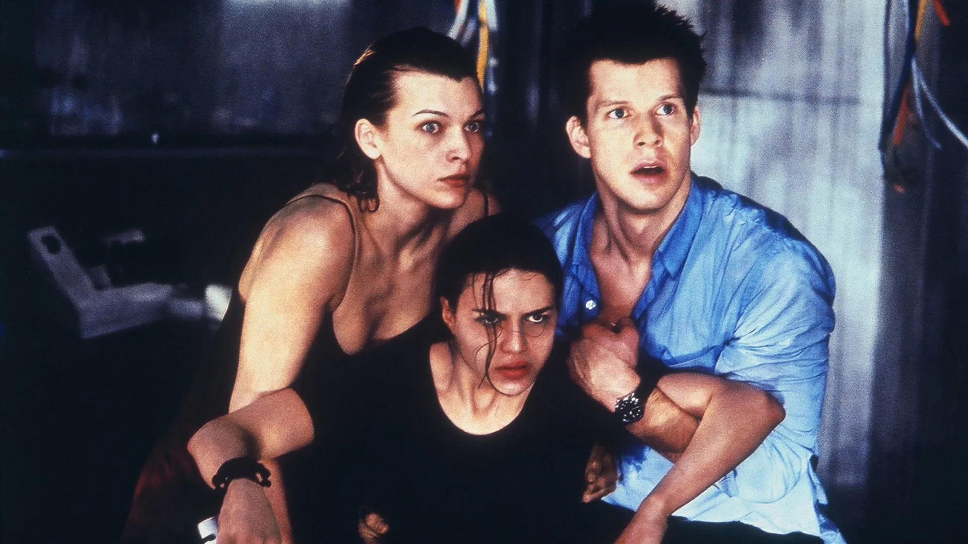 Ölümcül Deney - Resident Evil (2002) 2002, Aksiyon, Anna Bolt, Bilim Kurgu, Indra Ové, Joseph May, Korku, Michelle Rodriguez, Milla Jovovich, Oscar Pearce, Paul W.S. Anderson, Ryan McCluskey
