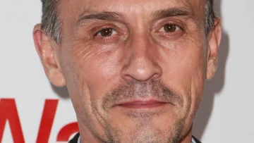 Robert Knepper