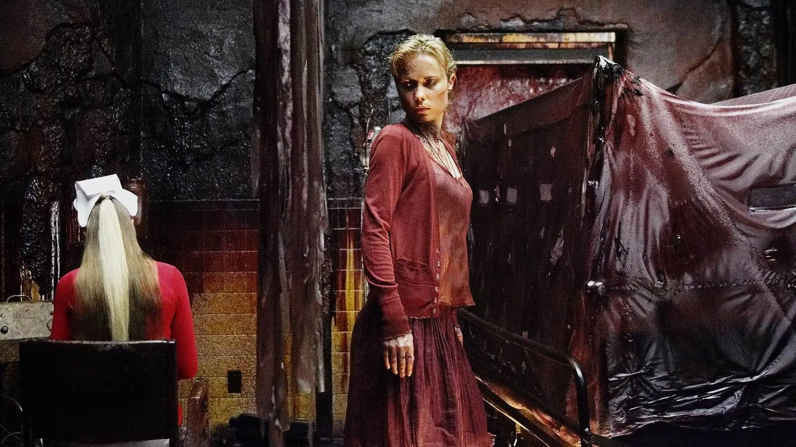 Sessiz Tepe - Silent Hill (2006) 2006, Christophe Gans, Deborah Kara Unger, Gizem, Kim Coates, Korku, Laurie Holden, Radha Mitchell, Roger Avary, Sean Bean, Tanya Allen