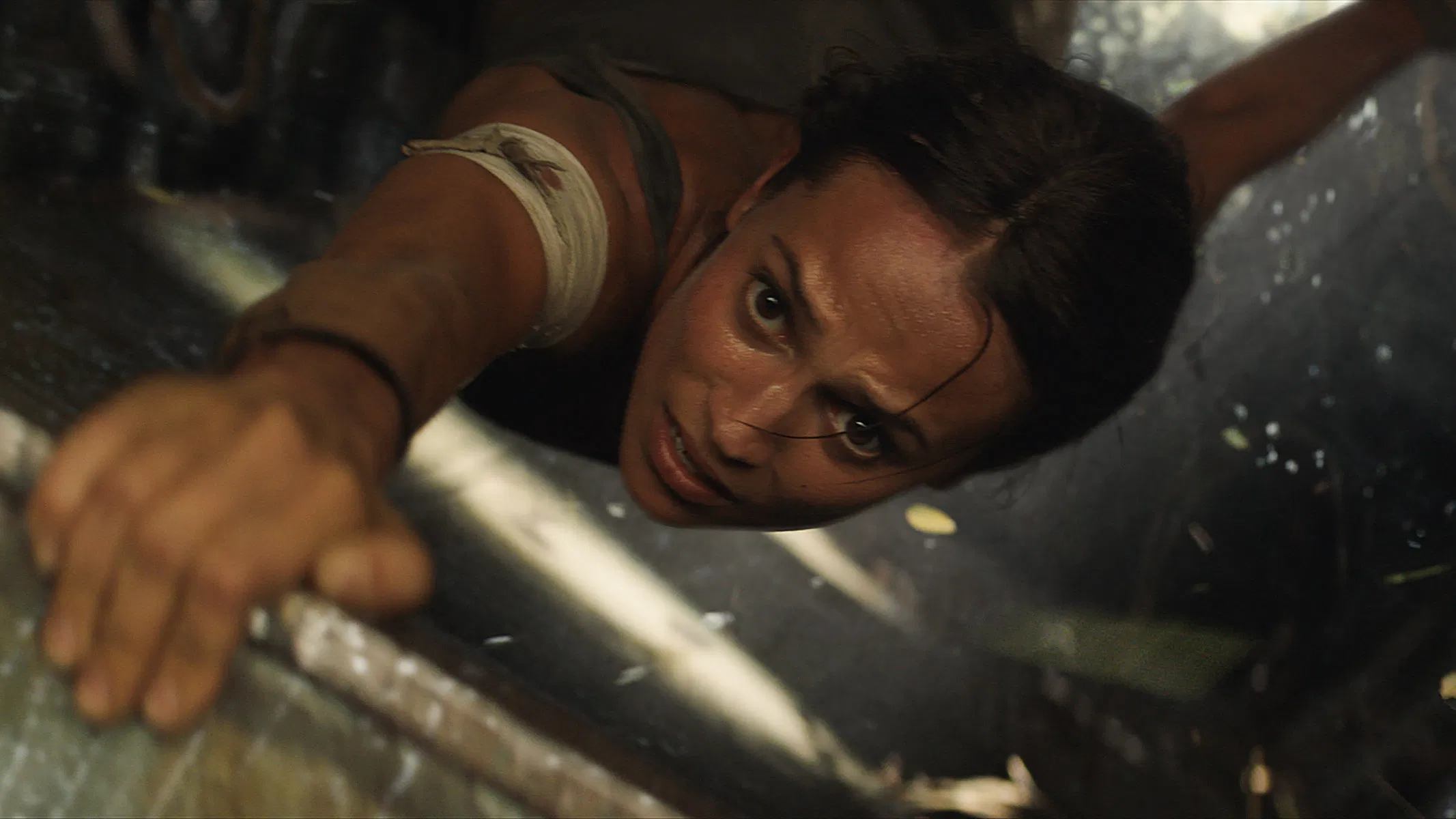 Tomb Raider (2018) 5 Tomb Raider (2018) 2018, Aksiyon, Alastair Siddons, Alicia Vikander, Daniel Wu, Derek Jacobi, Dominic West, Evan Daugherty, Fantastik, Geneva Robertson-Dworet, Kristan Scott Thomas, Macera, Roar Uthaug, Walton Goggins