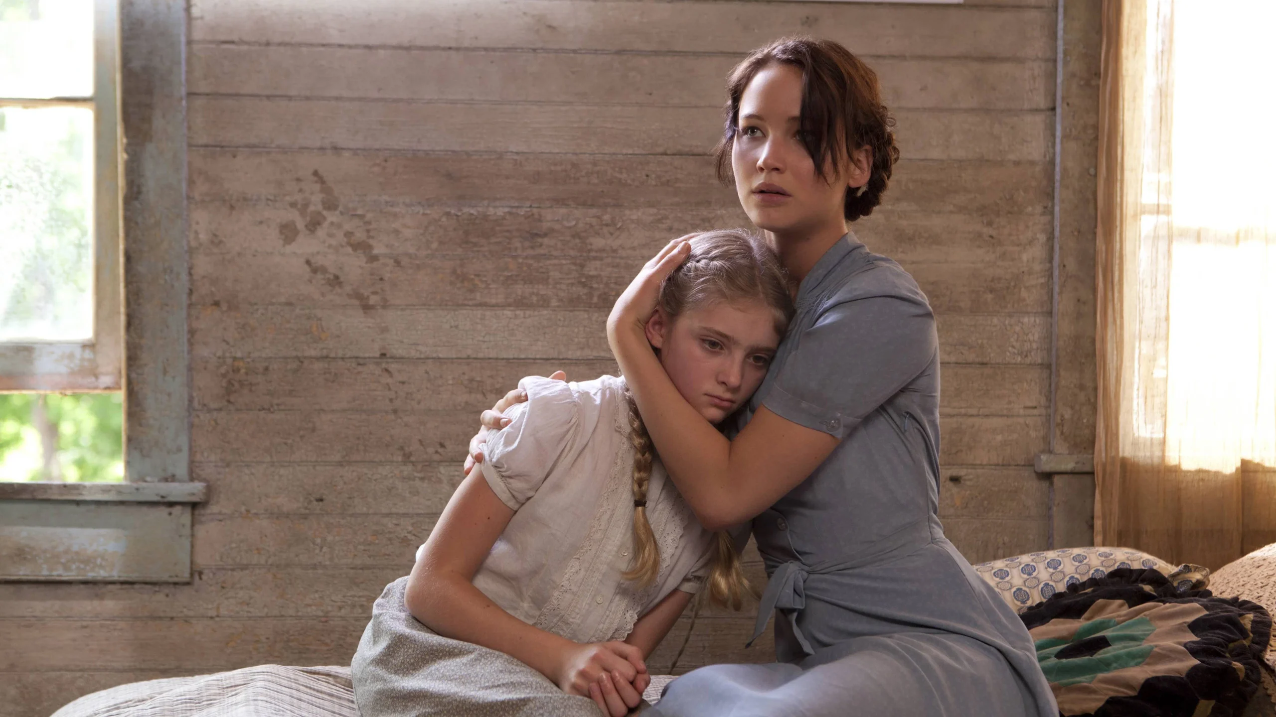 Açlık Oyunları - The Hunger Games (2012) 2012, Aksiyon, Bilim Kurgu, Billy Ray, Elizabeth Banks, Gary Ross, Gerilim, Jennifer Lawrence, Josh Hutcherson, Liam Hemsworth, Macera, Stanley Tucci, Suzanne Collins, Wes Bentley, Willow Shields