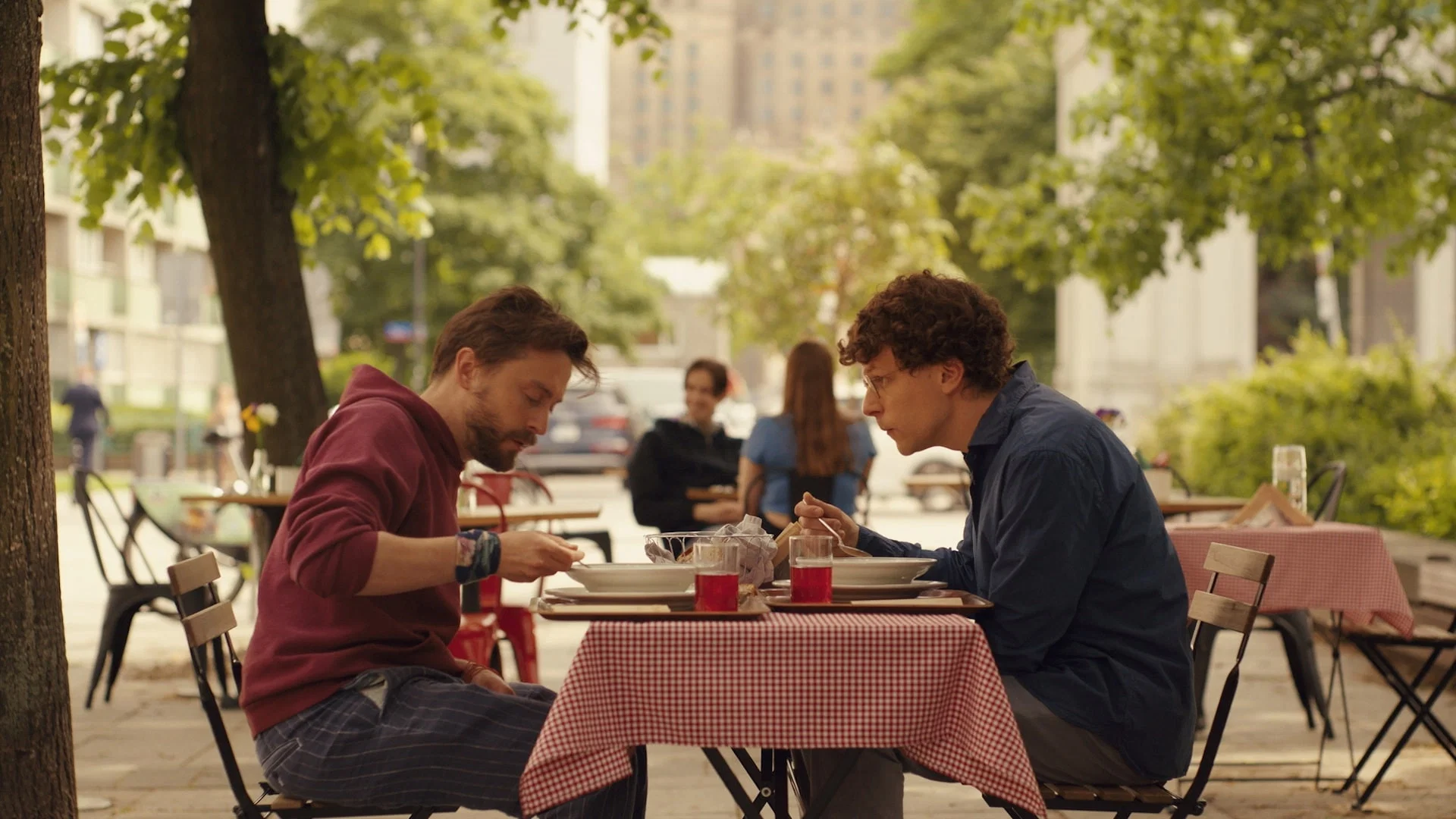 Gerçek Acı - A Real Pain (2024) 4 Gerçek Acı - A Real Pain (2024) 2024, Daniel Oreskes, Dram, Jennifer Grey, Jesse Eisenberg, Kieran Culkin, Komedi, Kurt Egyiawan, Liza Sadovy, Olha Bosova, Will Sharpe