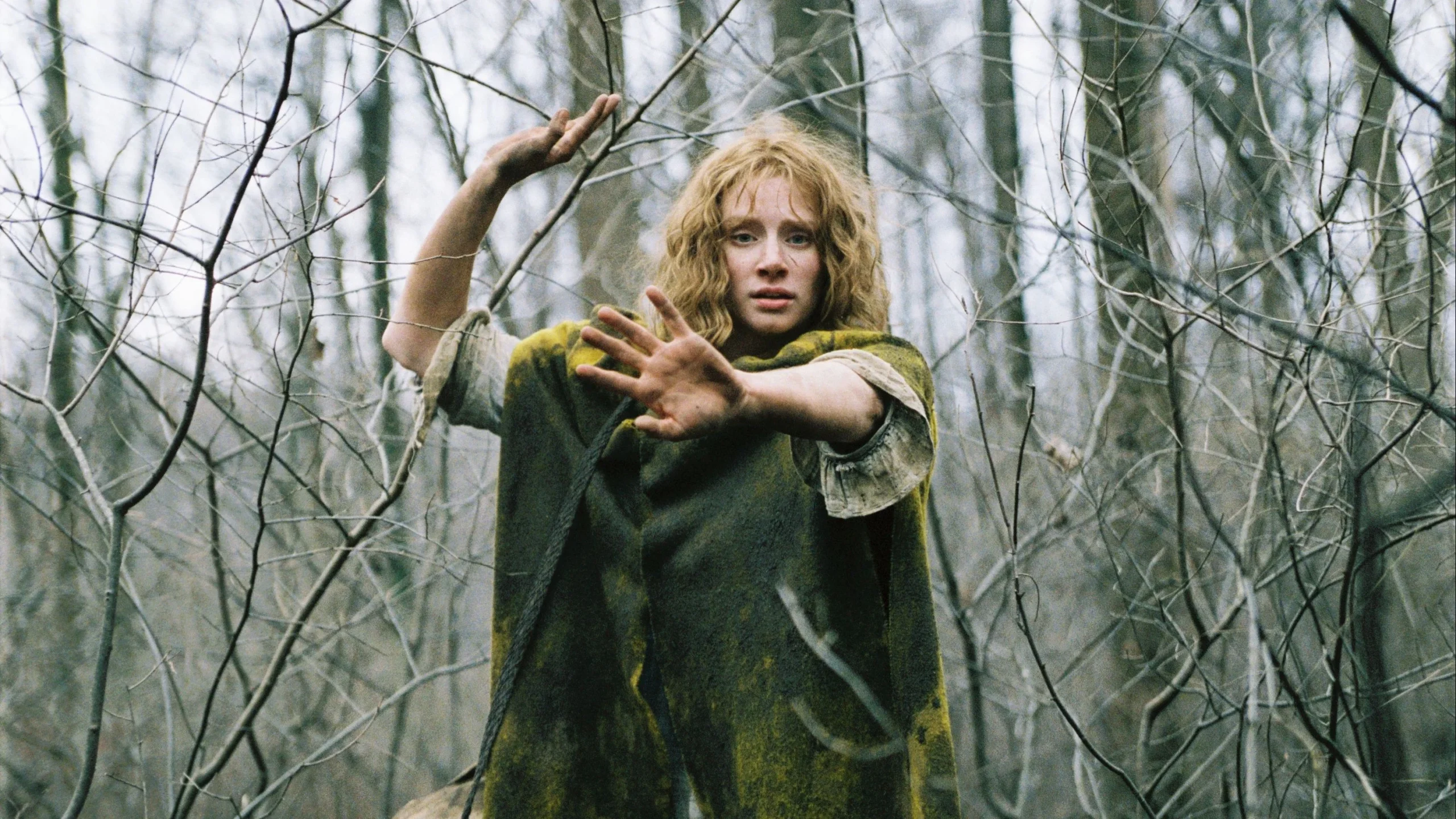 Köy - The Village (2004) 3 Köy - The Village (2004) 2004, Adrien Brody, Brendan Gleeson, Bryce Dallas Howard, Cherry Jones, Dram, Gerilim, Gizem, Joaquin Phoenix, M. Night Shyamalan, Sigourney Weaver, William Hurt