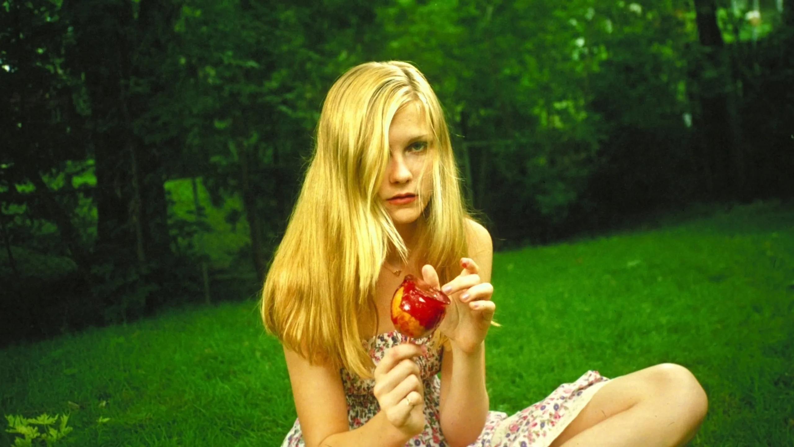 Masumiyetin İntiharı - The Virgin Suicides (1999) 4 Masumiyetin İntiharı - The Virgin Suicides (1999) 1999, Danny DeVito, Dram, James Woods, Jeffrey Eugenides, Josh Hartnett, Kathleen Turner, Kirsten Dunst, Michael Pare, Romantik, Scott Glenn, Sofia Coppola